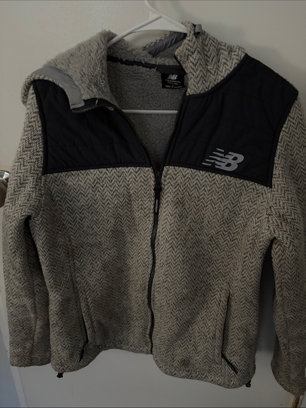 New Balance Women's Light Gray Sherpa Jacket with Black Quilted Yoke